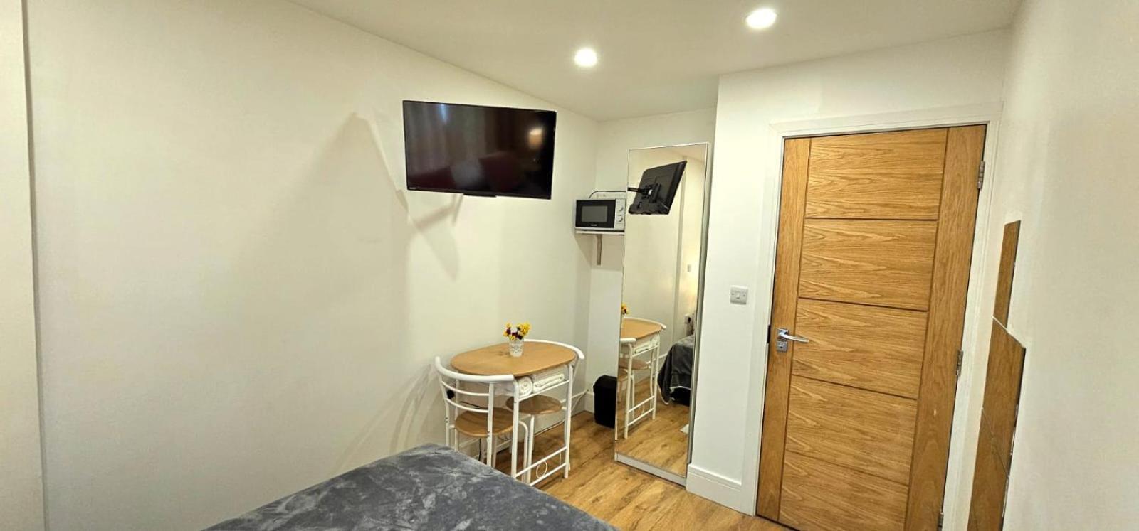 Claire Double Room Лондон Экстерьер фото