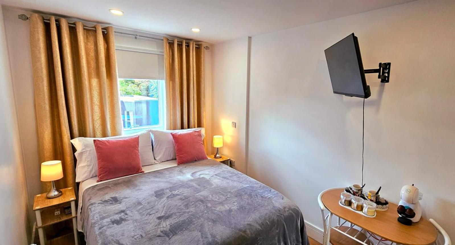 Claire Double Room Лондон Экстерьер фото